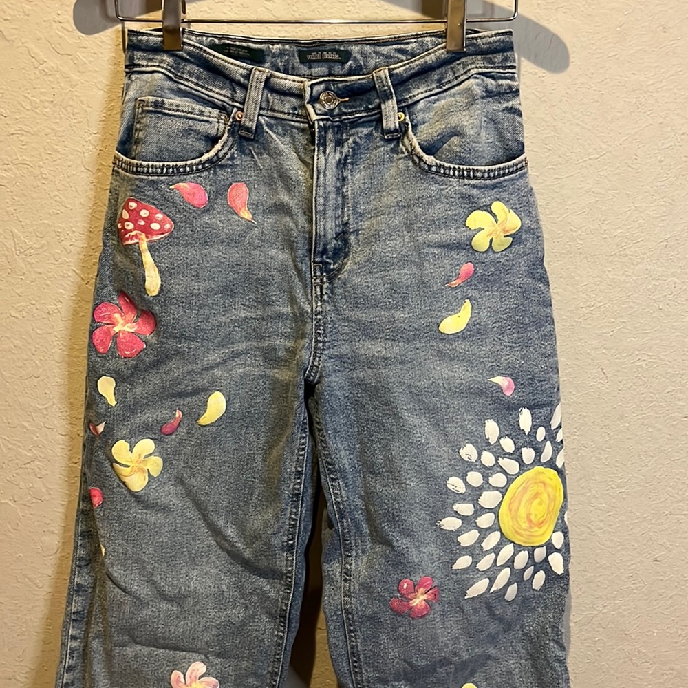 Wild Fable Painted Peace and Mushroom High Rise dad Jeans size 2 - Picture 2 of 9